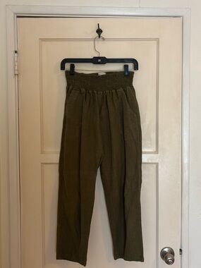 Emme Mama maternity postpartum transitional smocked linen crop pant Olive green